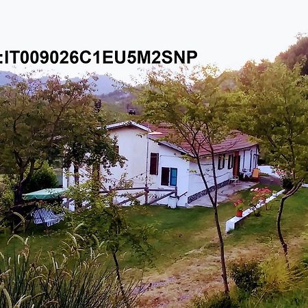 B&B La Casa Del Daino Millesimo Exteriér fotografie